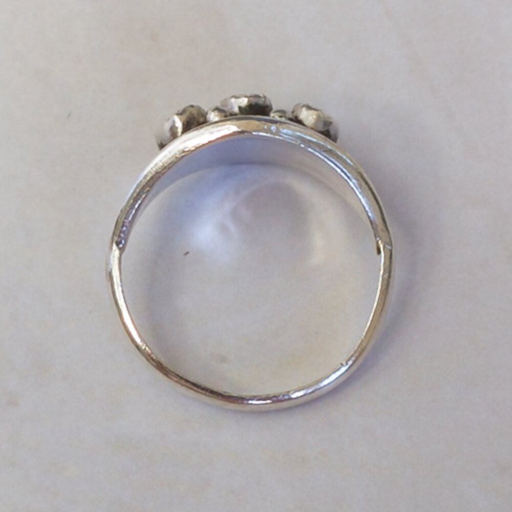 Sterling Silver Turquoise Trio Ring, Sz 5.25 — Southwest serrated bezel - Picture 5 of 13